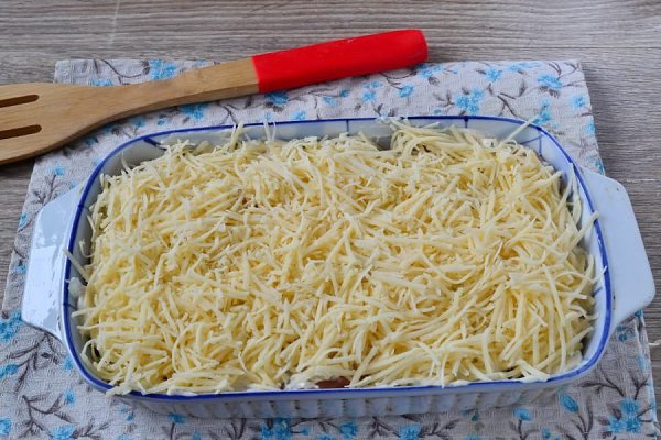 Сочное куриное филе по-французски.Поделись рецептом Ингредиенты:Куриная грудка — 500–600 гЛук ... - 5