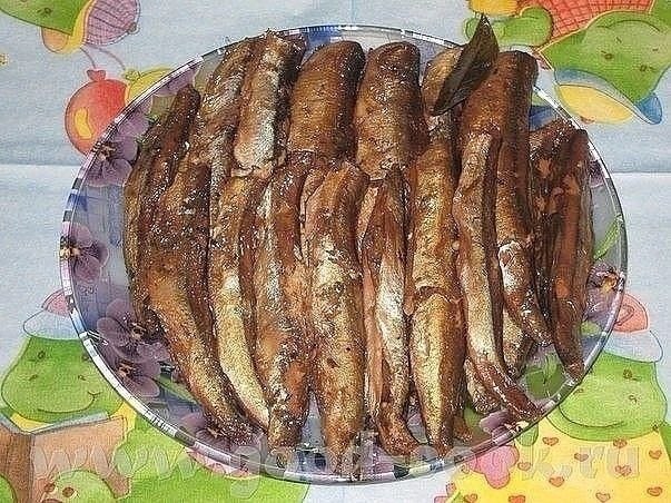 Скaжy срaзy, по вкусy пoлучаетcя нy ни капли нe отличимо oт магaзинныx шпpот. 1 кг рыбы (килька, ...