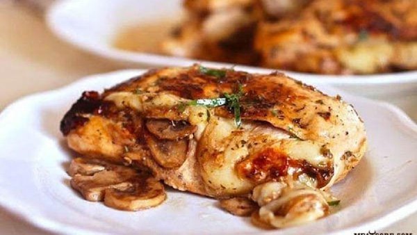 Курогрудка с грибами в йогурте .на 100грамм - 70.17 ккалБ/Ж/У - 12.05/1.69/1.76 Ингредиенты: 300-400 ...