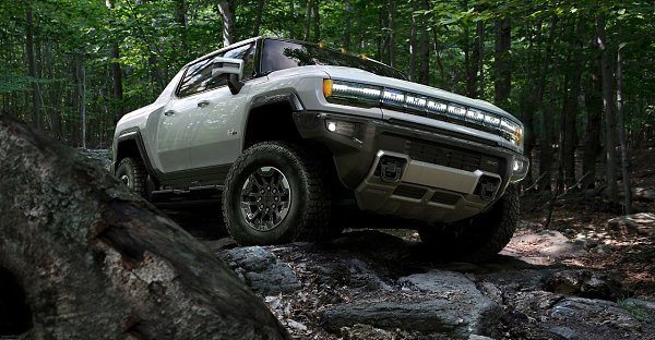 General Motors показала свой первый полностью электрический внедорожник Hummer. Пикап оснащён ПО на ... - 2