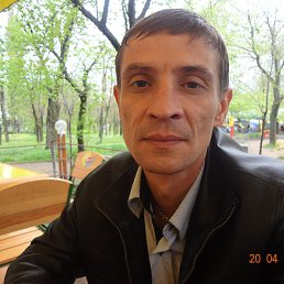 artem, 45, 