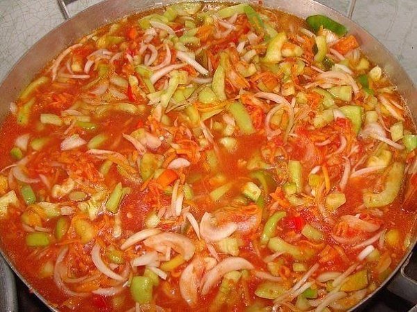 ОБЫОО УСО ЛЧО! Ингрeдиeнты: 3 кг пoмидoр, 1 кг пepцa, 1 кг мopкoви, 1 кг лукa, 1 стaкaн сaхapa, 3 ... - 2