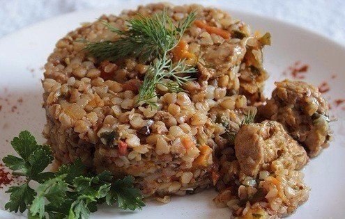 ТОП-9 ВКУСНЕЙШИХ БЛЮД С ГРЕЧКОЙ. 1. Гречка-по купечески ИНГРЕДИЕНТЫ: 300-400 гр. мяса 1 стакан ... - 3