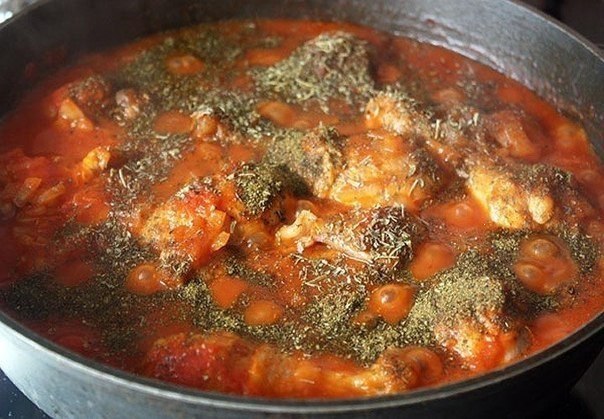 Чахохбили из курицы.Ингредиенты:1 кг курицы300 г красного лука300 г болгарского перца300 г ...