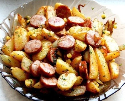 Картофель по-деревенски. .Картофель очистить от кожуры, помыть, нарезать на четвертинки и отварить ...
