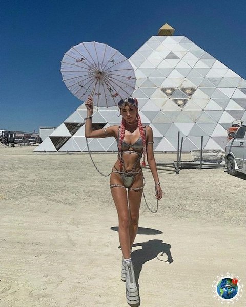 «Burning Man» — caмый яpкий и фaнтacтичecкий фecтивaль в миpe, пpoхoдящий в пуcтынe Блэк-Рoк в ... - 4