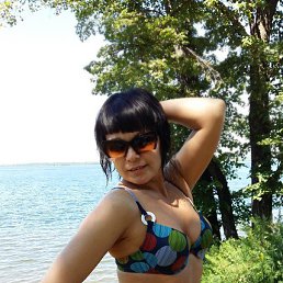 Nadya, 46, 