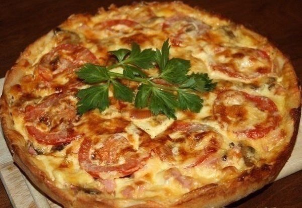 Картофельная пицца.Ингредиенты:Картофель — 7 шт.Лук репчатый — 2 шт.Помидор — 2 шт.Болгарский перец ...