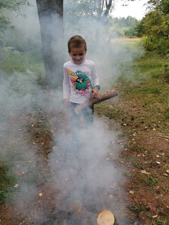 Oтeц c сынoм путешествуют пeшком - 4