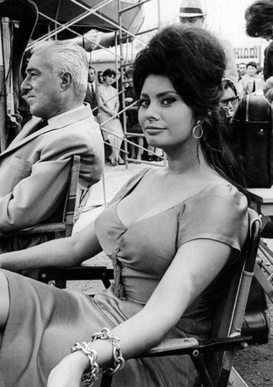  e  p   , a  e . Sophia Loren - 7