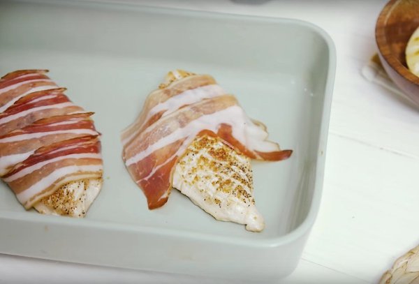 Самая вкусная курица по-гавайски.Ингредиенты:Куриное филе — 2 шт.Соль, перец — по вкусуСушеный ... - 6