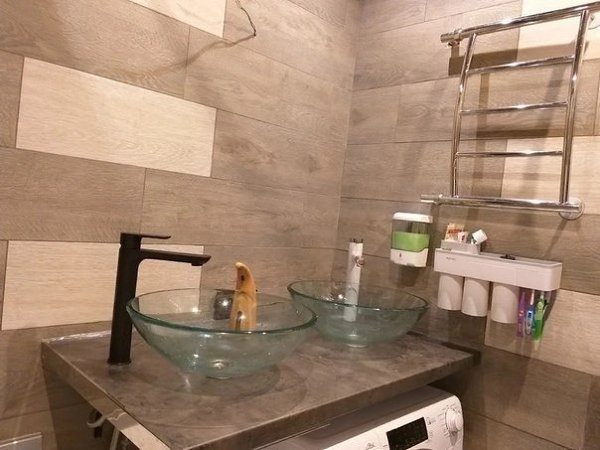 Кто там говорил, что девушки слабый пол) Вот Вам мастерица, девушка сама сделала ремонт в ванной - 7