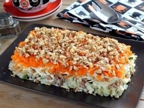 Очень вкусный слоеный салатик.1-й слой: отварная картошка, натертая на крупной терке2-й слой: ... - 2