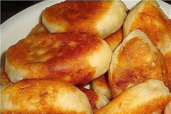 10 минут и ВКУСНЕЙШИЕ Пирожки на СТОЛЕ. Ингредиенты: - 4 ст. муки (иногда нужно чуть больше, т.к. ...