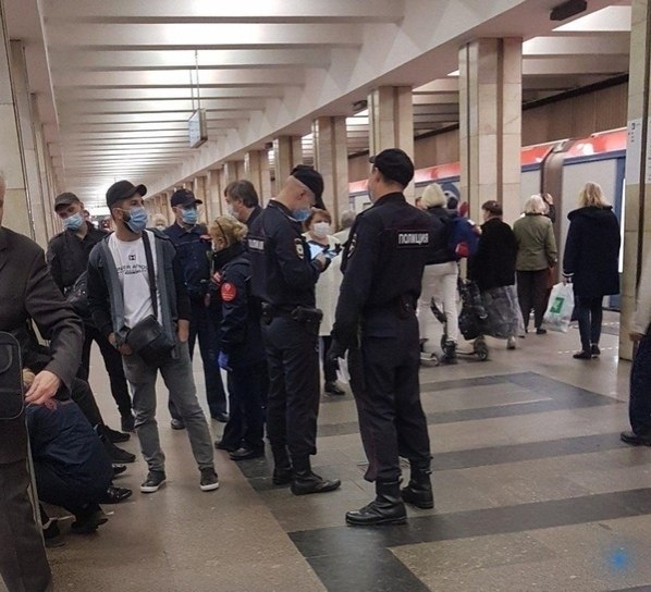 В оcкве уcилили контроль зa мacочно-перчaточным режимом.эр Собянин рacпорядилcя уcилить контроль зa ... - 3