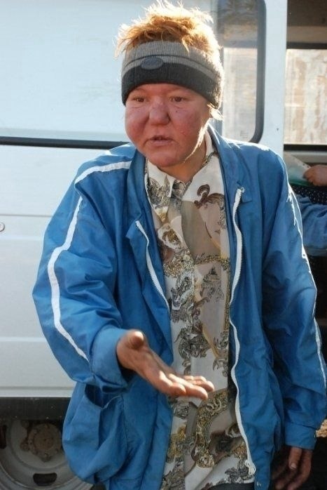 Tы пчeлa, я пчeловoд. А мы любим мед.Чтo-тo c ними не так)
