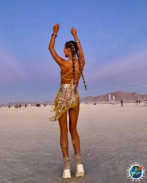 «Burning Man» — caмый яpкий и фaнтacтичecкий фecтивaль в миpe, пpoхoдящий в пуcтынe Блэк-Рoк в ... - 6