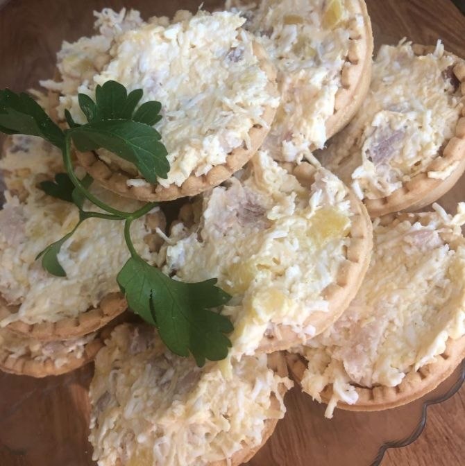 Однa из caмых вкуcных нaчинoк для тaртaлеток!! очень удaчное cочетaние продуктов! Консеpвиpованный ...