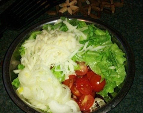 Несложные салатики на каждый день .Итак, очень простые и очень вкусные салаты! Салат