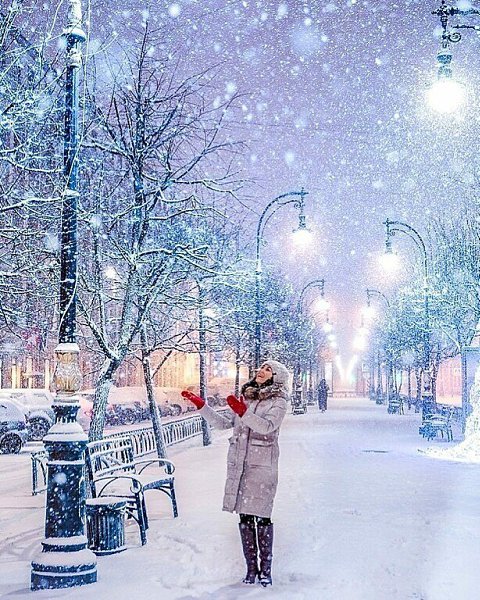 Погода говорит мне, что рановато я зову в гости весну - обещают похолодание .и улицы снова в снегу. ...