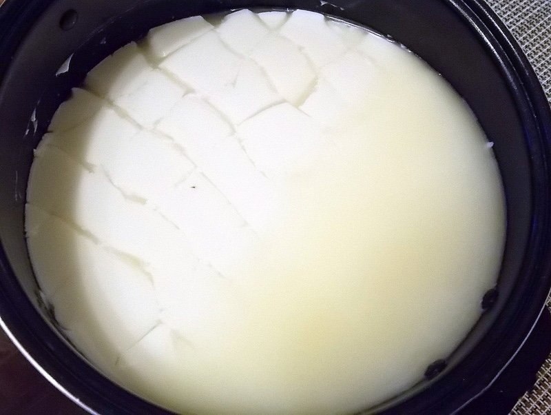 Мраморный сыр в домашних условиях.Ингредиенты:Молоко — 5 лСоль — по вкусуСычужный фермент — 0,05 ... - 2