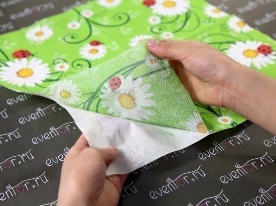 Дизайнерский картон своими руками.Материалы и инструменты:- картон- салфетки цветные трехслойные- ... - 3