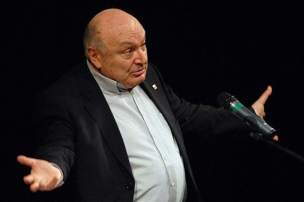 В анкете, которую я заполнял перед операцией, был вопрос: кому позвонить в случае крайней ...