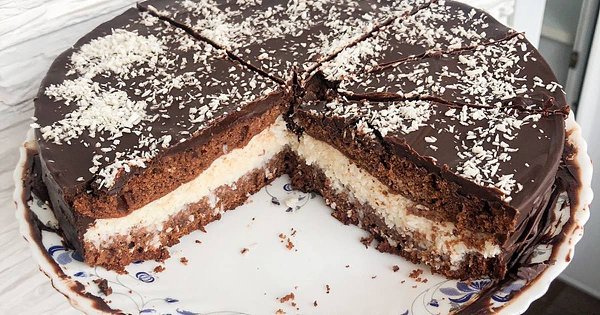 Торт аля-баунти.Очень вкусный торт, который по вкусу напоминает популярные батончики