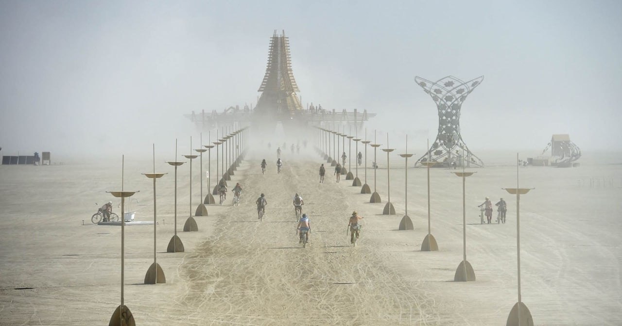  Burning Man. o oe  eo oce? - 4