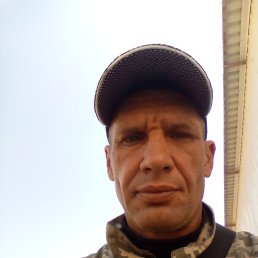 Александр, 44, Цюрупинск