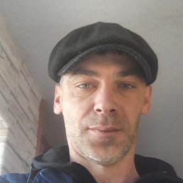 Andrey, 45, 