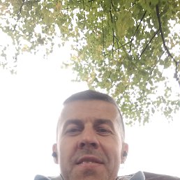 Voldemar, 52, 