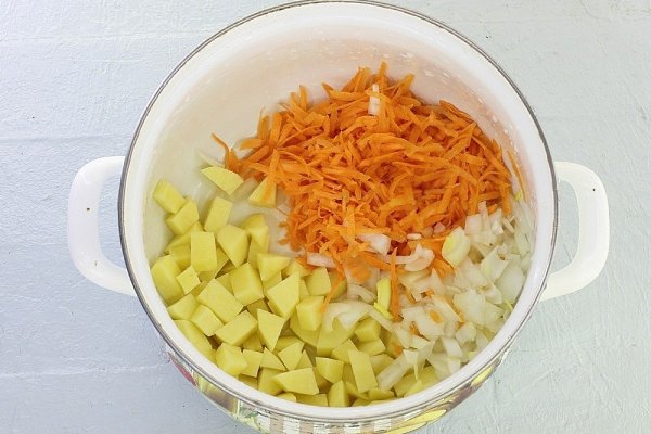 Суп со свежей капустой, щавелем и шпинатом.Отличная идея для вкусного и легкого домашнего обеда для ... - 4