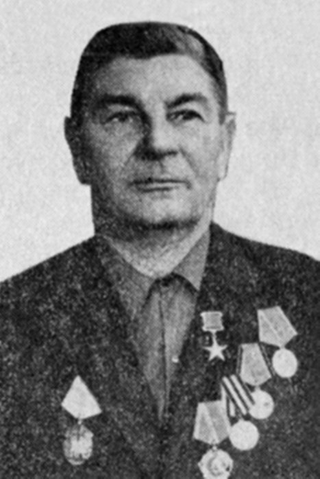 Михаил Григорьевич Иванов, (28 сентября 1909 - 31 мая 1981) - Герой Социалистического Труда, ...