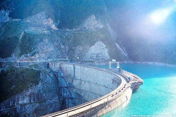 Плотина Вайонт – арочная бетонная плотина, расположенная у подножия горы Монте Ток, в ста километрах ...
