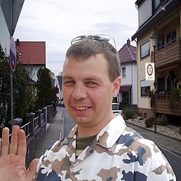 Aleksandr, 35, 