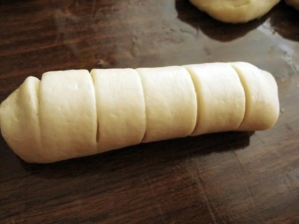 Булочки с плавленым сыром.Тесто:200 г молока1 ч.л. сухих дрожжей1 ч.л. сахара (можно даже 2 или 3, ... - 9