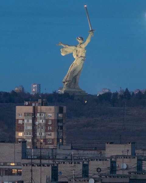 Родина-мать в Волгограде, высота 85 метров - 9