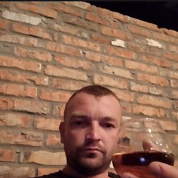 Vlad, 35, 