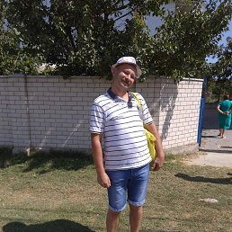 Valentin, 49, 