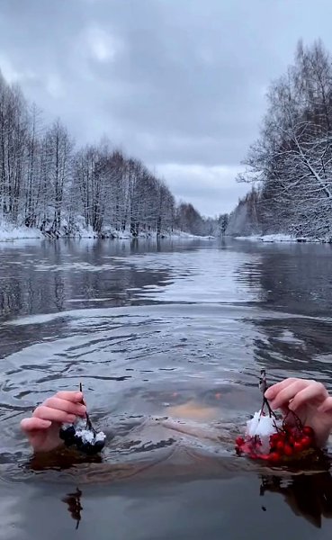 Ради фотографий залезла в холодную реку зимой... А на что вы готовы ради эффектной фотосессии?