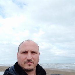 Zaur, , 44 