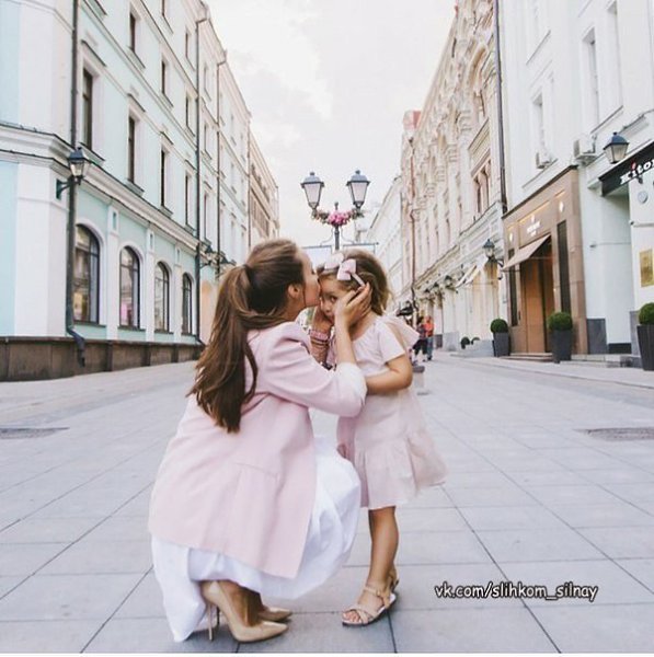 Дочка-звездочка, мамы отрада, неоценимый подарок небес, маме за дочку-корона в награду, ведь ...