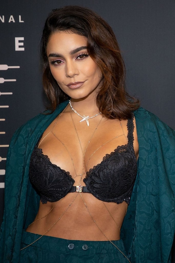 Голая Ванесса Хадженс фото, Обнаженная Vanessa Hudgens