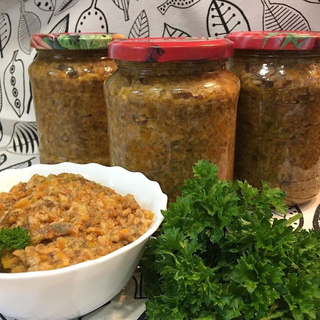 ИКРА ГРИБНАЯ.Съесть эту вкуснятину можно вместе с банкой, если вовремя не остановиться ...