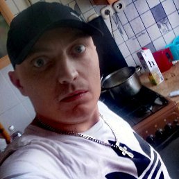 Denis, 37 , 