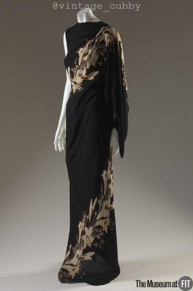 eepee ae o Elsa Schiaparelli, 1935 .