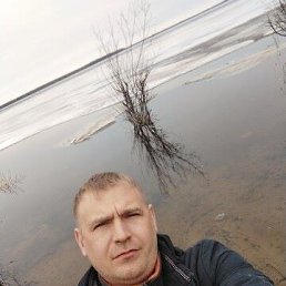 Anatolii, 40, 