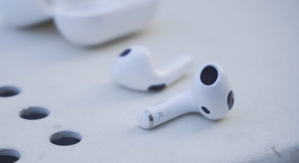   GizmoChina      AirPods 3-    ...