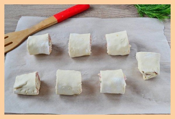 С нами очень вкусно! Закусчные слйки-рулетики Пделись рецептм Ингредиенты: Тест слене (држжеве) — ... - 6